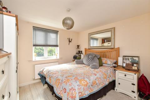 2 bedroom ground floor flat for sale