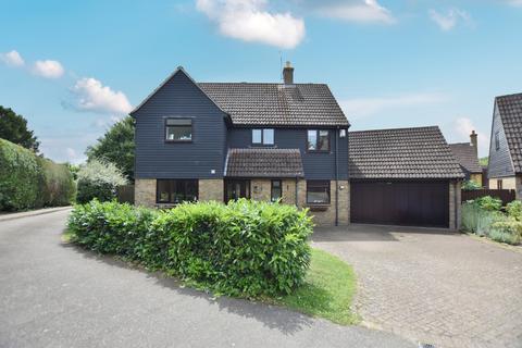 High Meadow, Essex CM6 4 bed detached house for sale