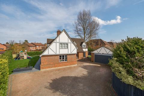 Foxley Lane, Bracknell RG42 5 bed detached house for sale