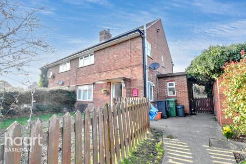 Moss Drive, Basildon 1 bed maisonette for sale