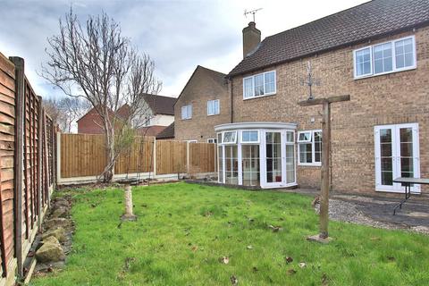 Lapwing Close, Northway, Tewkesbury 3 bed detached house for sale