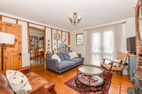 Vesper Hawk Lane, Smarden, Ashford, Kent 3 bed semi