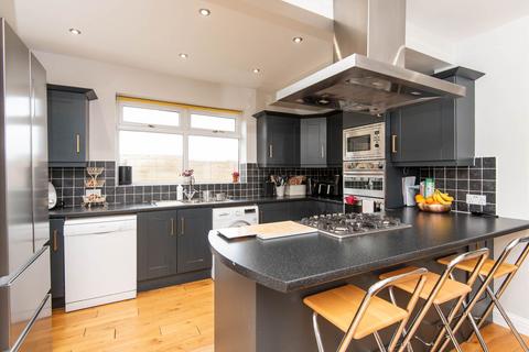 Holyoake Avenue, Sheffield S13 3 bed detached house for sale