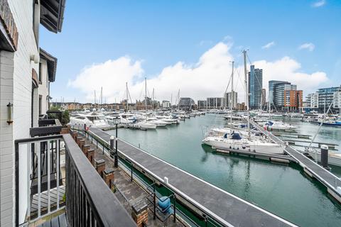 Calshot Court, Channel Way, Ocean... 3 bed house for sale