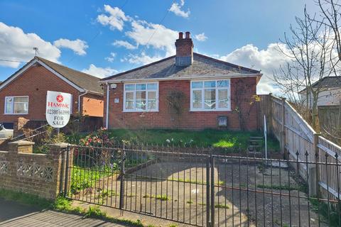 Water Lane, Totton SO40 2 bed detached bungalow for sale