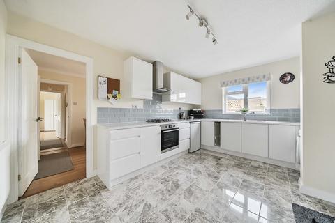 Hanks Close, Malmesbury, Wiltshire, SN16 2 bed detached bungalow for sale