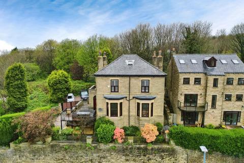 Wakefield Road, Stalybridge 4 bed house for sale