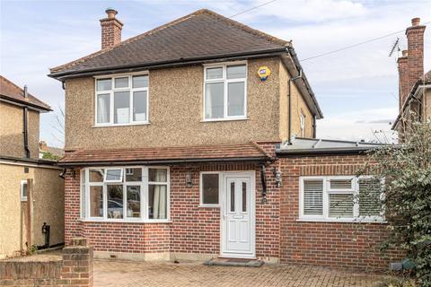 Firfield Road, Surrey KT15 3 bed detached house for sale