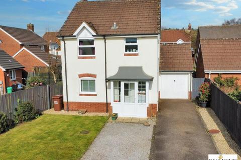 Camellia Close, Tiverton 3 bed detached house for sale