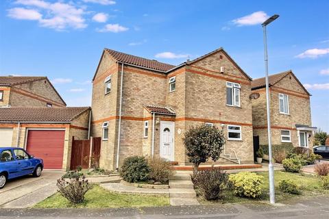 Sturdee Close, Eastbourne 4 bed detached house for sale