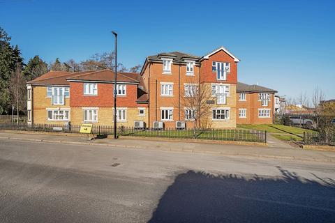 Chaldon Road, Caterham CR3 2 bed flat for sale