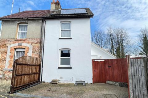 Skew Bridge Road, Salisbury SP2 3 bed semi