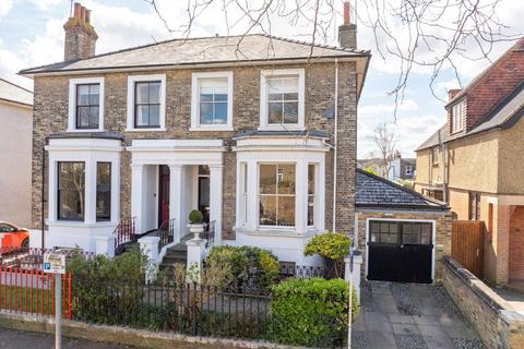 St. Leonard's Road, Surbiton KT6 4 bed semi