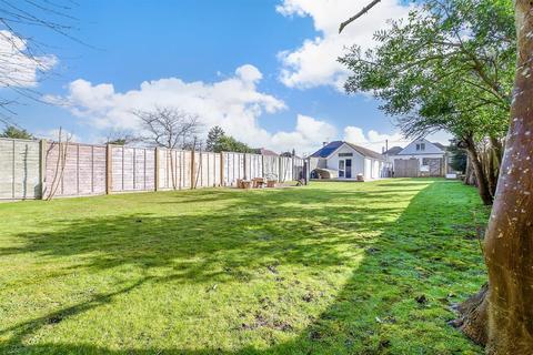 Coast Drive, Greatstone, Kent 5 bed chalet for sale