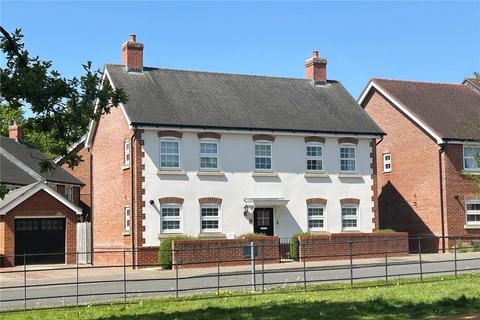 Farm Drive, Petersfield, Hampshire, GU31 4 bed detached house for sale