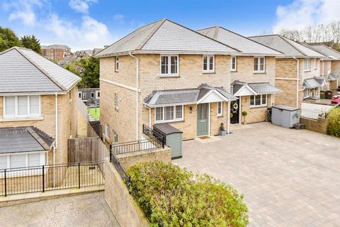 Atherley Park Way, Shanklin PO37 5 bed semi