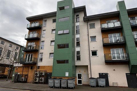 Parkhouse Court, Hatfield 2 bed flat for sale