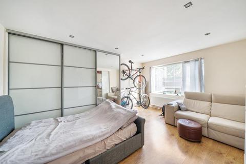 Stanwell Village, ... Studio for sale