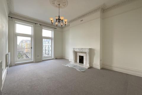 Esplanade, Scarborough 2 bed flat for sale