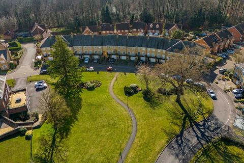 De Havilland Drive, High Wycombe HP15 3 bed townhouse for sale