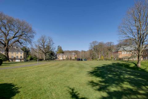 De Havilland Drive, High Wycombe HP15 3 bed townhouse for sale