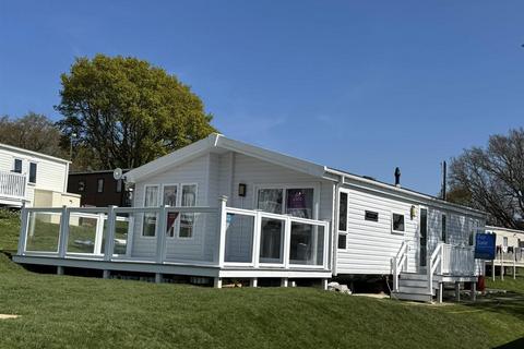 Nodes Point Holiday Park, Ryde PO33 3 bed mobile home for sale