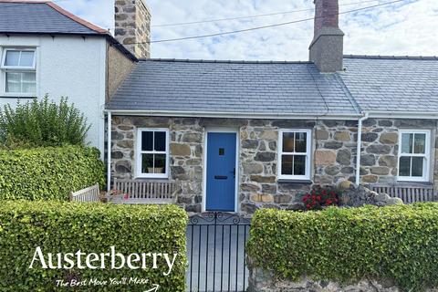 Lon Penrhos, Morfa Nefyn LL53 3 bed terraced house for sale