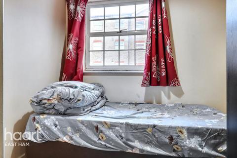 Queensberry Place, London 2 bed apartment for sale