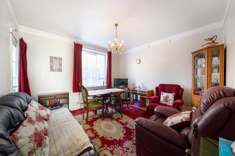 Vermont Road, Earlsfield, London, SW18 2 bed flat for sale