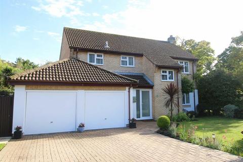 Vixen Walk, New Milton, Hampshire, BH25 4 bed detached house for sale