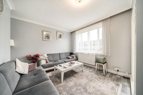 Fawcett Estate, London E5 2 bed flat for sale