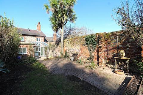 Old Church Lane, Bury St. Edmunds IP33 2 bed terraced house for sale