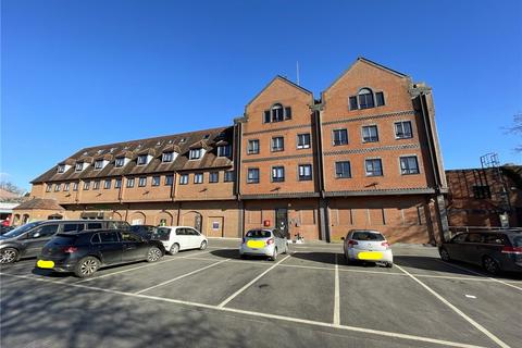 Manor Road, Northamptonshire NN13 2 bed apartment for sale