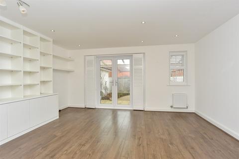 Jupiter Grove, Faversham, Kent 3 bed detached house for sale