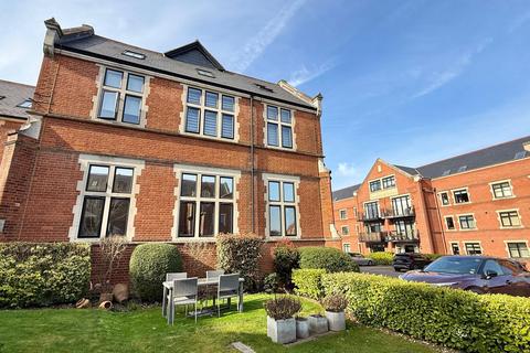 Marlborough Drive, Bushey WD23 3 bed character property for sale