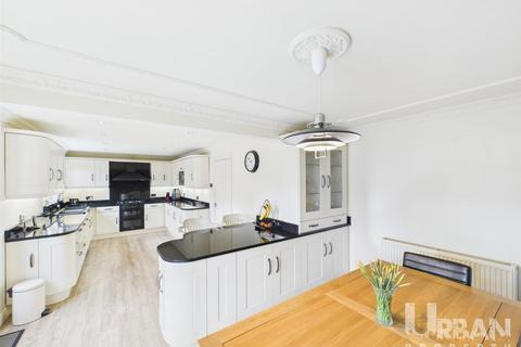 Cherry Tree Close, Bilton, Hull 4 bed detached house for sale