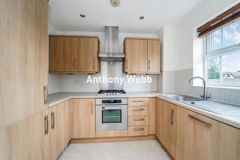 Enders Close, Enfield, EN2 2 bed flat for sale