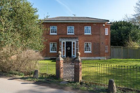 Lexden Bridge Hamlet, Essex CO3 5 bed detached house for sale