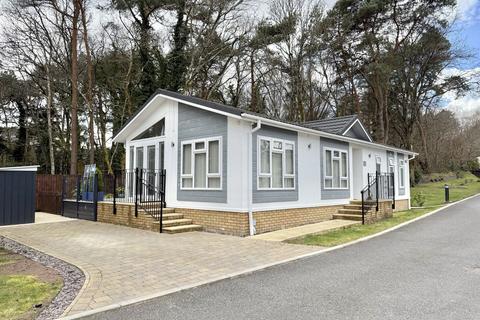 New Forest Glades, Matchams Lane... 2 bed park home for sale