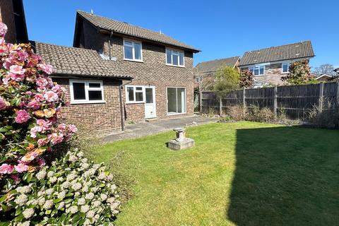 Henley Drive, Frimley Green, GU16 4 bed detached house for sale