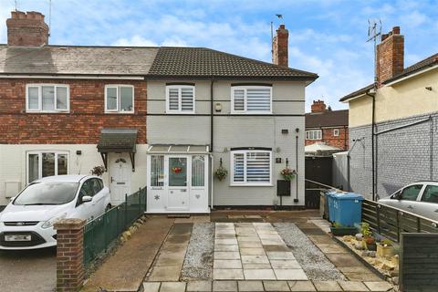 Midway Grove, Hull 3 bed end of terrace house for sale