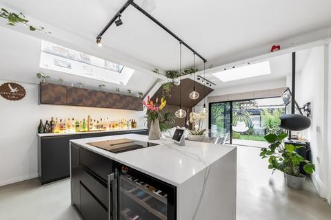 Blandford Road, Beckenham, Kent 2 bed apartment for sale