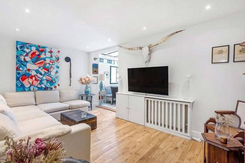 Finborough Road, Chelsea, London, SW10 2 bed flat for sale