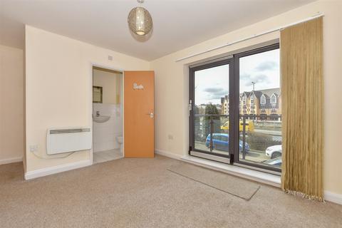 McKenzie Court, Maidstone, Kent 2 bed ground floor flat for sale