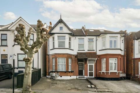 Mount Road, Hendon NW4 3 bed flat for sale