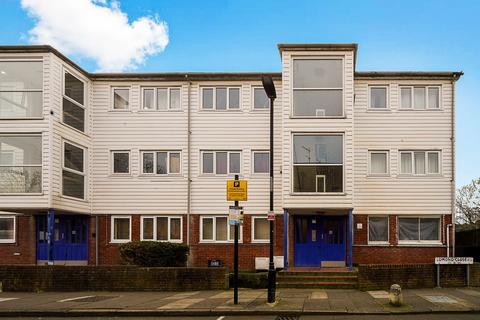 Lomond Close, London 1 bed flat for sale