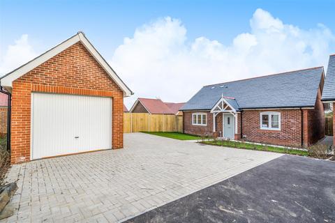Monks Hill, Emsworth PO10 3 bed detached bungalow for sale