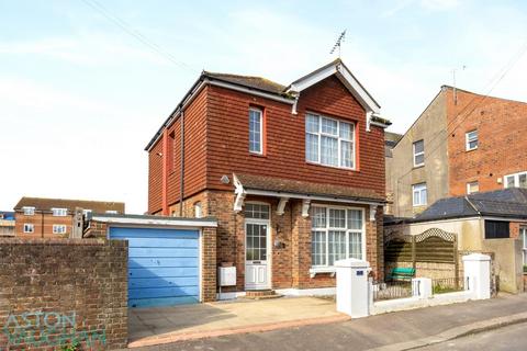 Heene Place, Worthing BN11 2 bed detached house for sale