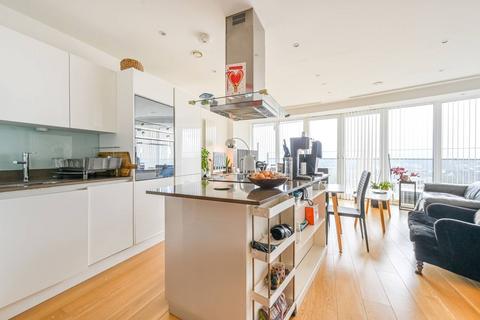 Arena Tower, Canary Wharf, London, E14 2 bed flat for sale