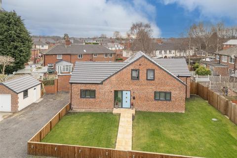 Springfield Crescent, Morley, Leeds 4 bed detached bungalow for sale